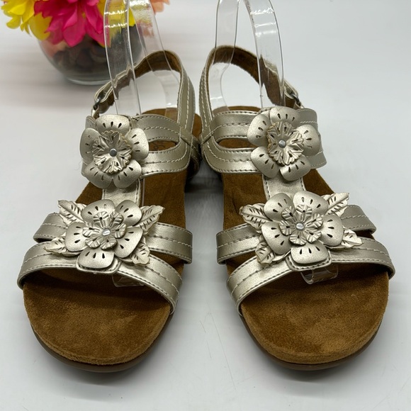 Natural Soul Gold Floral Sandals Size 9.5 MCS6366C - Picture 2 of 7